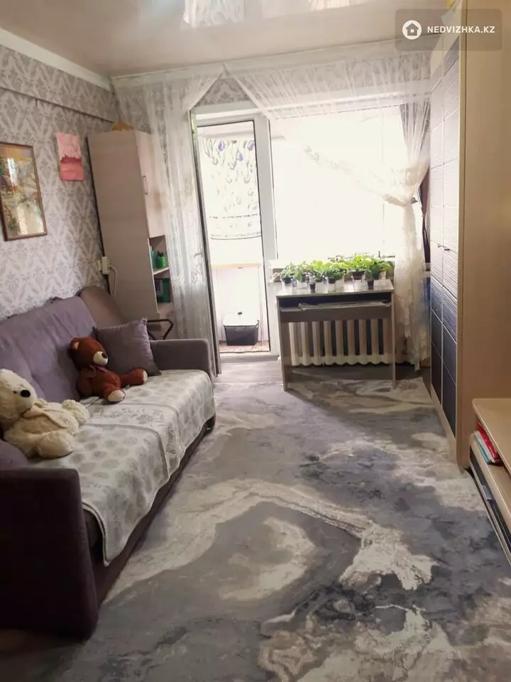 2-комнатная квартира, этаж 4 из 4, 38 м², фотография 3