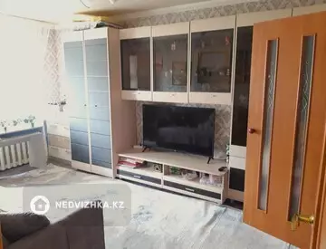 2-комнатная квартира, этаж 4 из 4, 38 м², миниатюра 2
