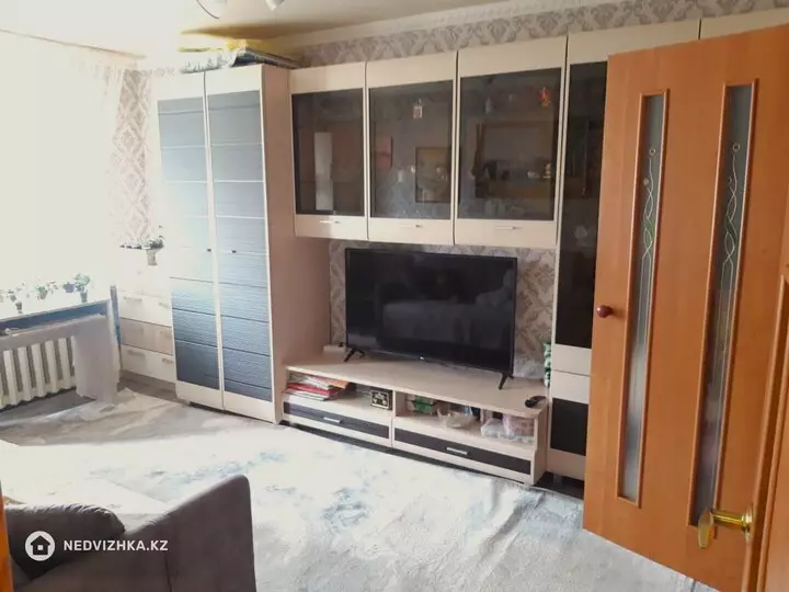 2-комнатная квартира, этаж 4 из 4, 38 м², фотография 2