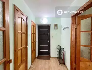 1-комнатная квартира, этаж 2 из 3, 38 м², миниатюра 6