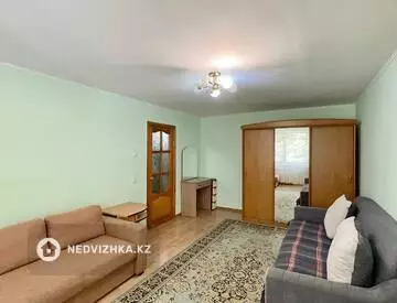 1-комнатная квартира, этаж 2 из 3, 38 м², миниатюра 2