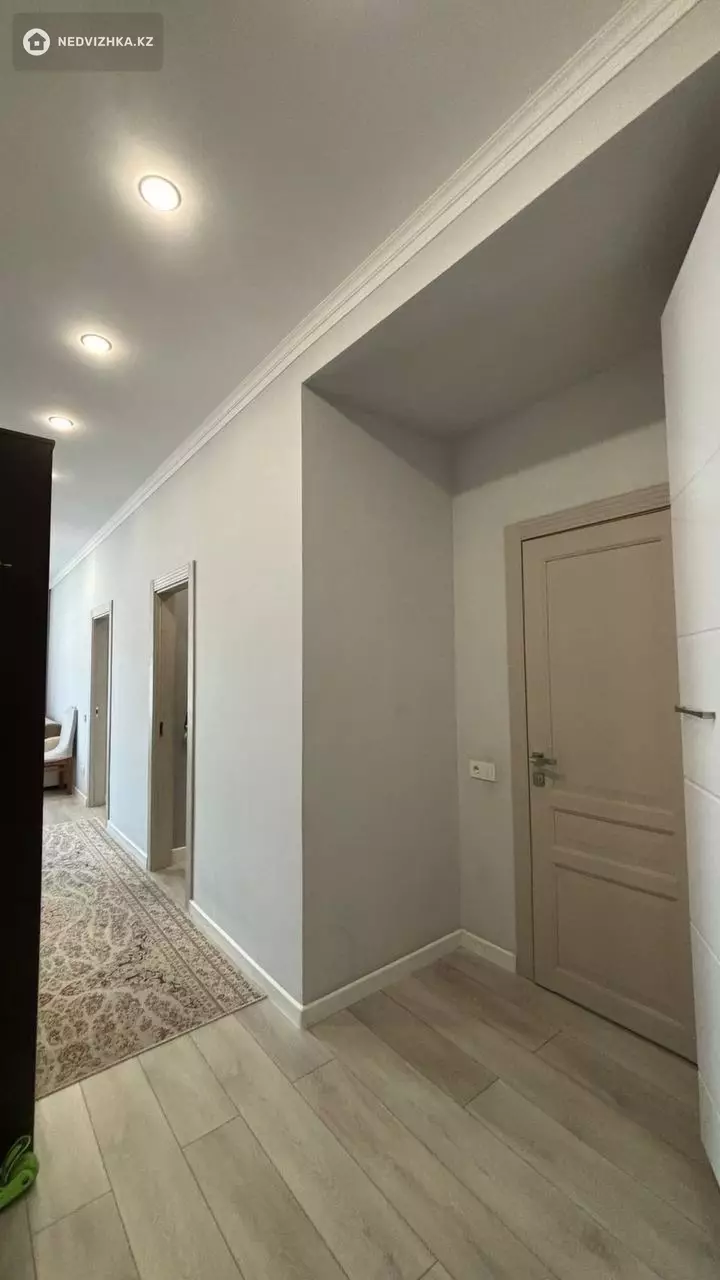 2-комнатная квартира, этаж 12 из 18, 55 м², фотография 2