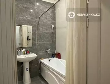 2-комнатная квартира, этаж 12 из 18, 55 м², миниатюра 4