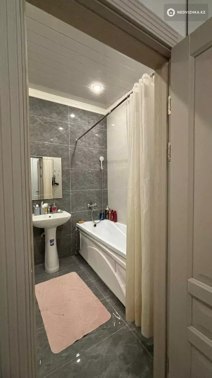 2-комнатная квартира, этаж 12 из 18, 55 м², фотография 4