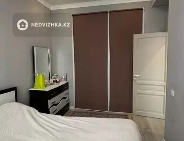 2-комнатная квартира, этаж 12 из 18, 55 м², миниатюра 11