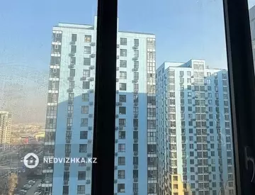 2-комнатная квартира, этаж 12 из 18, 55 м², миниатюра 12
