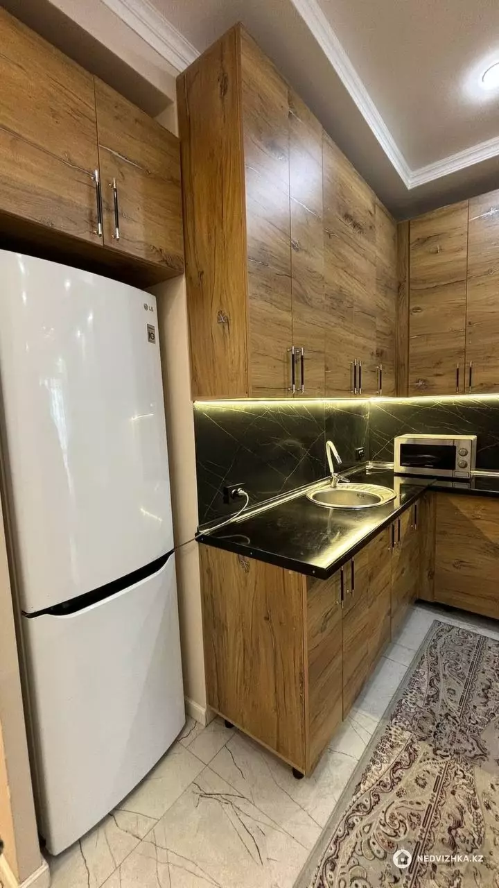 3-комнатная квартира, этаж 9 из 18, 54 м², фотография 2