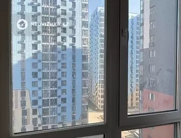 3-комнатная квартира, этаж 9 из 18, 54 м², миниатюра 4