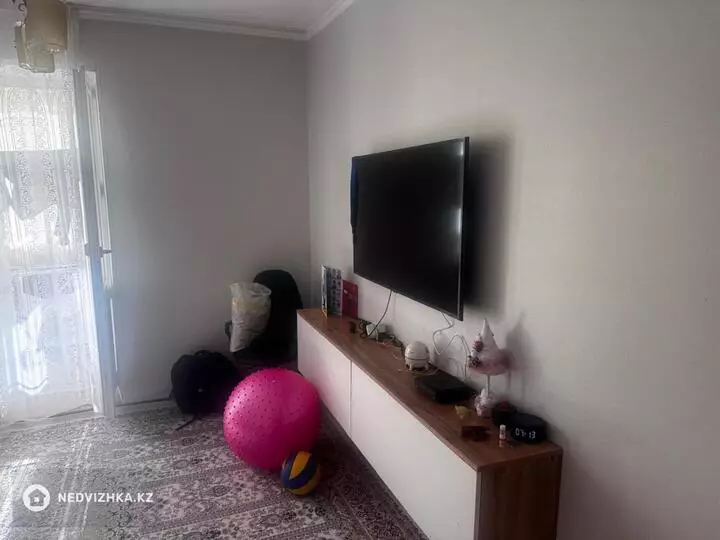 2-комнатная квартира, этаж 1 из 12, 55 м², фотография 2