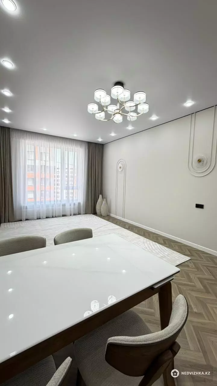 3-комнатная квартира, этаж 14 из 16, 70 м², фотография 2