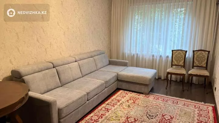 2-комнатная квартира, этаж 2 из 5, 52 м², фотография 2