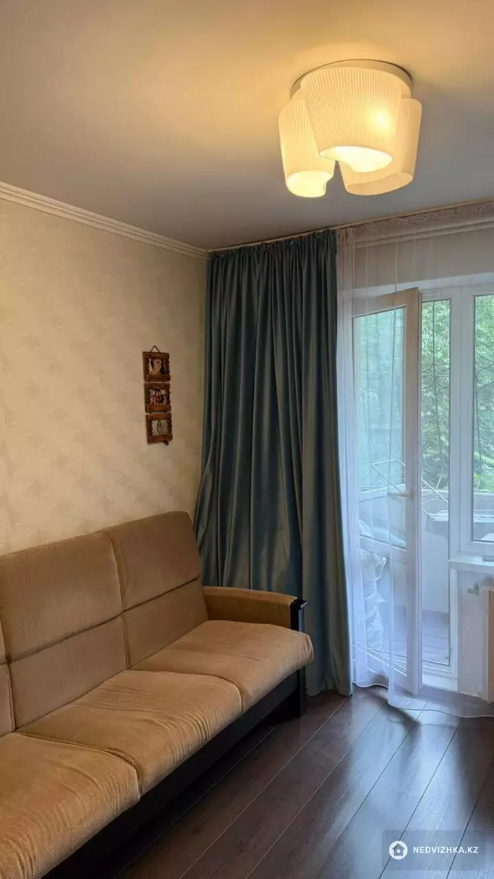 2-комнатная квартира, этаж 2 из 5, 52 м², фотография 4