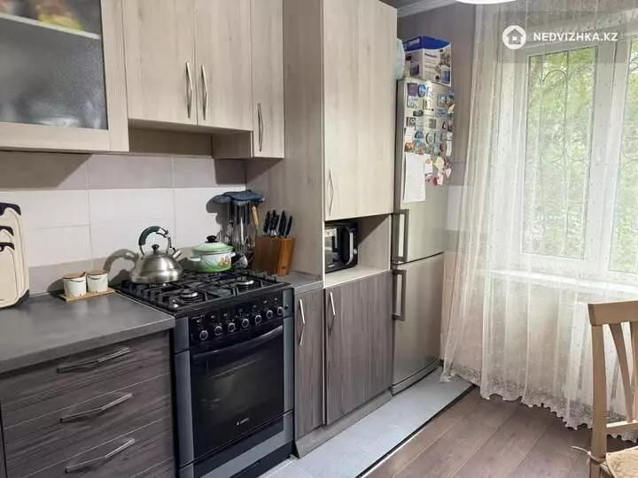 2-комнатная квартира, этаж 2 из 5, 52 м², фотография 5