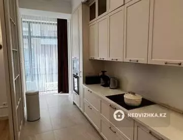 6-комнатная квартира, этаж 1 из 3, 170 м²