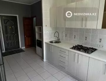 1-комнатная квартира, этаж 8 из 9, 40 м², миниатюра 2
