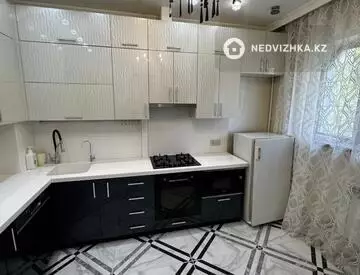 3-комнатная квартира, этаж 5 из 9, 74 м², миниатюра 4