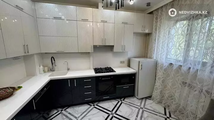 3-комнатная квартира, этаж 5 из 9, 74 м², фотография 4