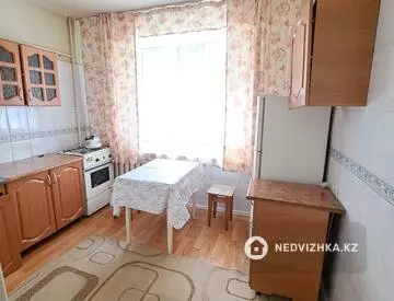 1-комнатная квартира, этаж 2 из 5, 34 м², Посуточно
