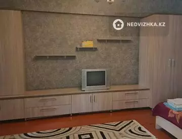 1-комнатная квартира, этаж 1 из 4, 34 м², Посуточно