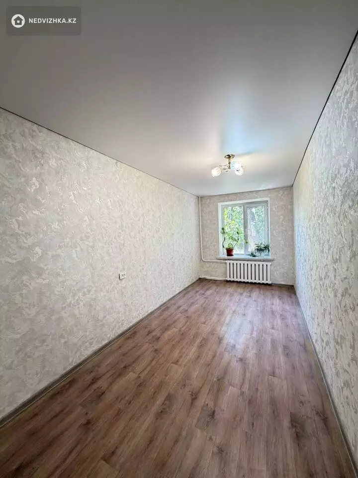 3-комнатная квартира, этаж 4 из 8, 65 м², фотография 2