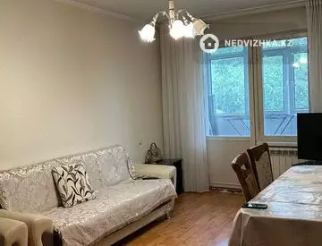 4-комнатная квартира, этаж 4 из 4, 74 м², миниатюра 3