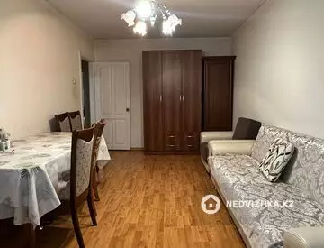 4-комнатная квартира, этаж 4 из 4, 74 м², миниатюра 4