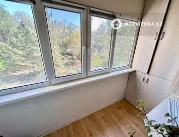 2-комнатная квартира, этаж 3 из 9, 55 м², миниатюра 3