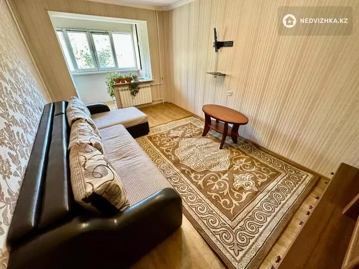 2-комнатная квартира, этаж 3 из 9, 55 м², фотография 2