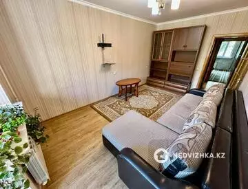 2-комнатная квартира, этаж 3 из 9, 55 м², миниатюра 1