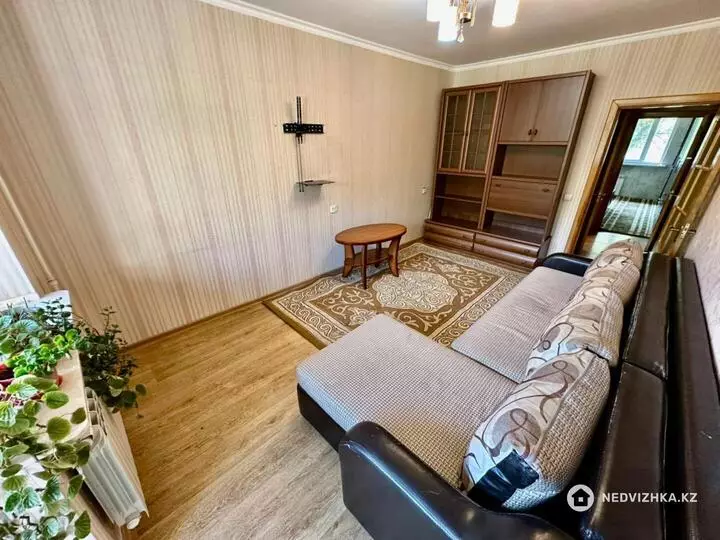 2-комнатная квартира, этаж 3 из 9, 55 м²
