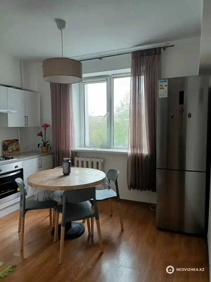 1-комнатная квартира, этаж 4 из 9, 40 м², фотография 2