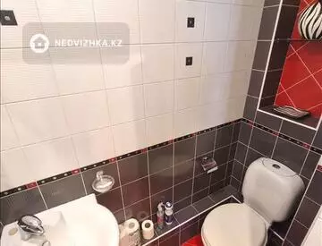 4-комнатная квартира, этаж 4 из 5, 140 м²