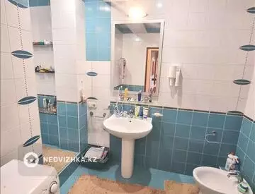 4-комнатная квартира, этаж 4 из 5, 140 м²