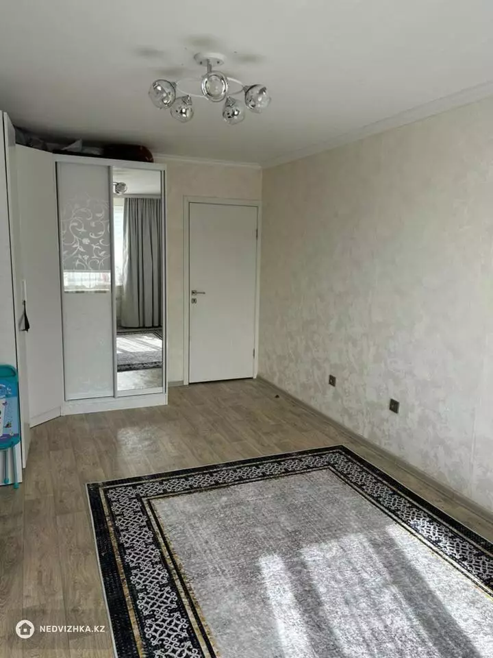 1-комнатная квартира, этаж 9 из 8, 42 м², фотография 4