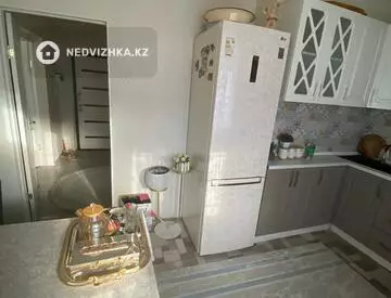 1-комнатная квартира, этаж 6 из 9, 45 м², миниатюра 11