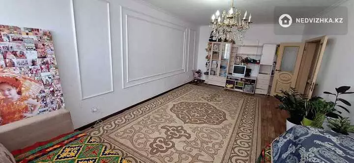 2-комнатная квартира, этаж 3 из 16, 93 м², фотография 2