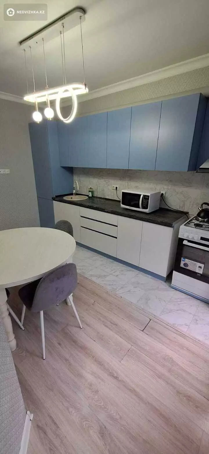 2-комнатная квартира, этаж 1 из 5, 63 м², фотография 3