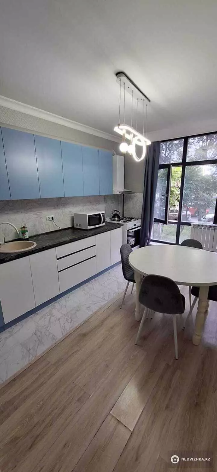2-комнатная квартира, этаж 1 из 5, 63 м², фотография 2