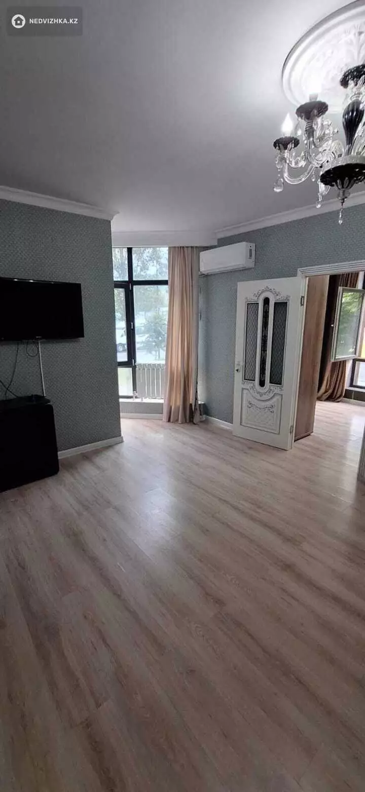 2-комнатная квартира, этаж 1 из 5, 63 м², фотография 4