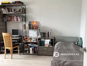 3-комнатная квартира, этаж 9 из 10, 82 м², миниатюра 3