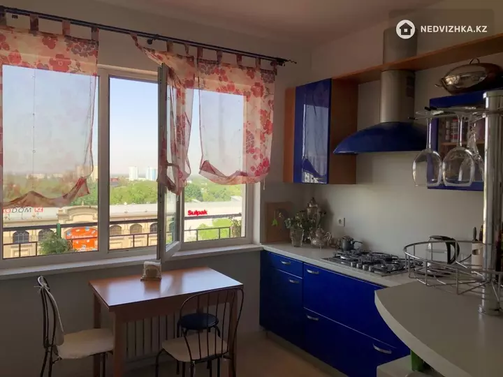 3-комнатная квартира, этаж 9 из 10, 82 м²