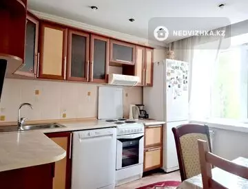 3-комнатная квартира, этаж 2 из 9, 68 м², миниатюра 1