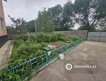 5-комнатный дом, 7 соток, 240 м²