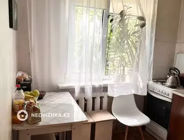 2-комнатная квартира, этаж 1 из 4, 46 м², миниатюра 2