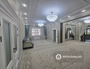 6-бөлмелі үй, 15 соттық, 350 м², 1-нобай
