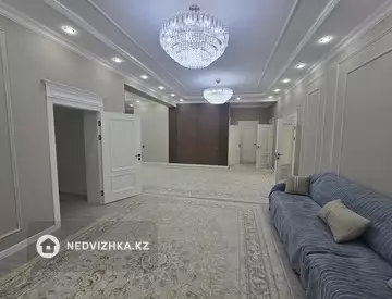 6-бөлмелі үй, 15 соттық, 350 м², 3-нобай