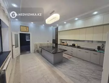 6-бөлмелі үй, 15 соттық, 350 м², 4-нобай