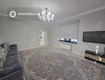 6-бөлмелі үй, 15 соттық, 350 м², 8-нобай