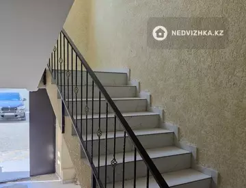2-комнатная квартира, этаж 3 из 5, 75 м²