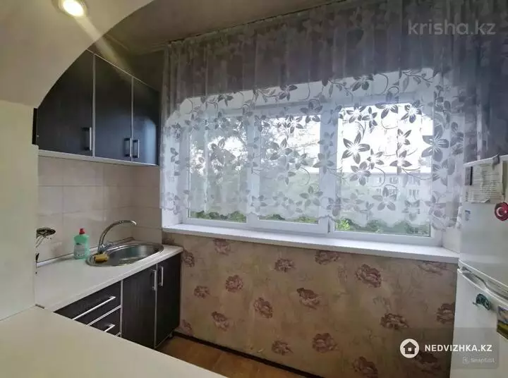 1-комнатная квартира, этаж 3 из 5, 42 м², фотография 3